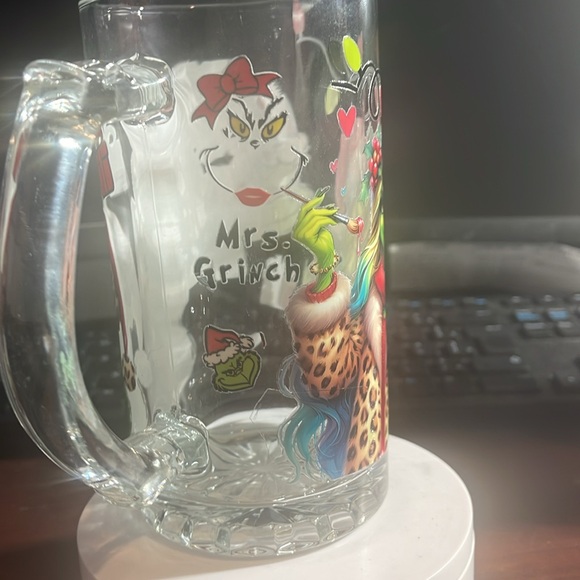 NWOT Mrs grinch mug - Picture 5 of 5